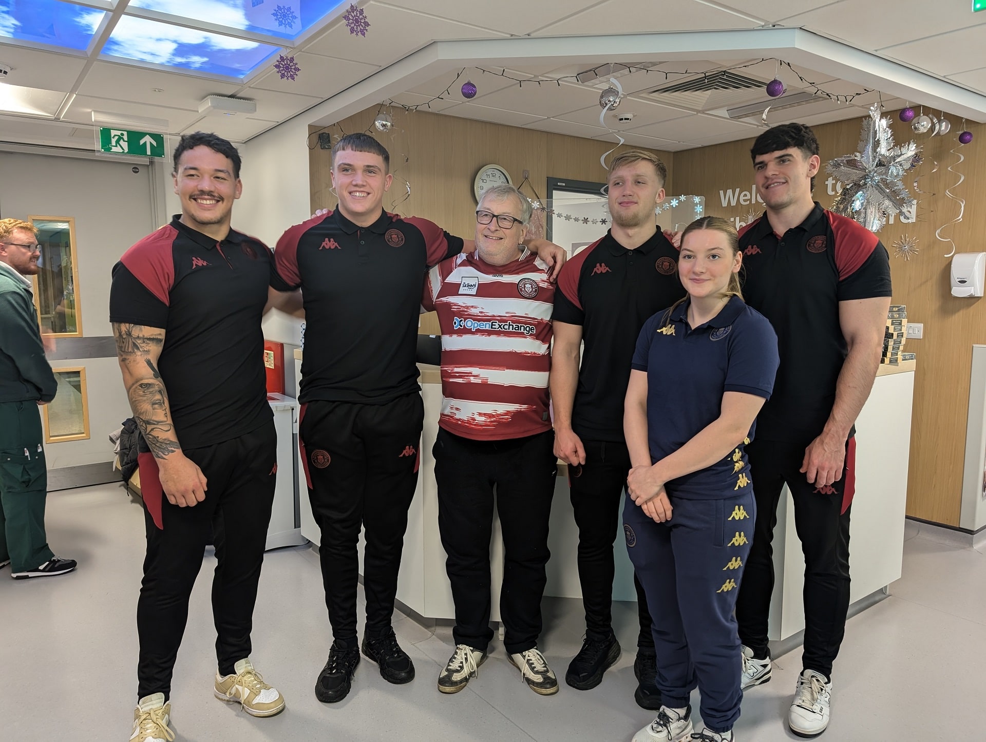 Wigan Warriors, NHS Staff and Fans group photo